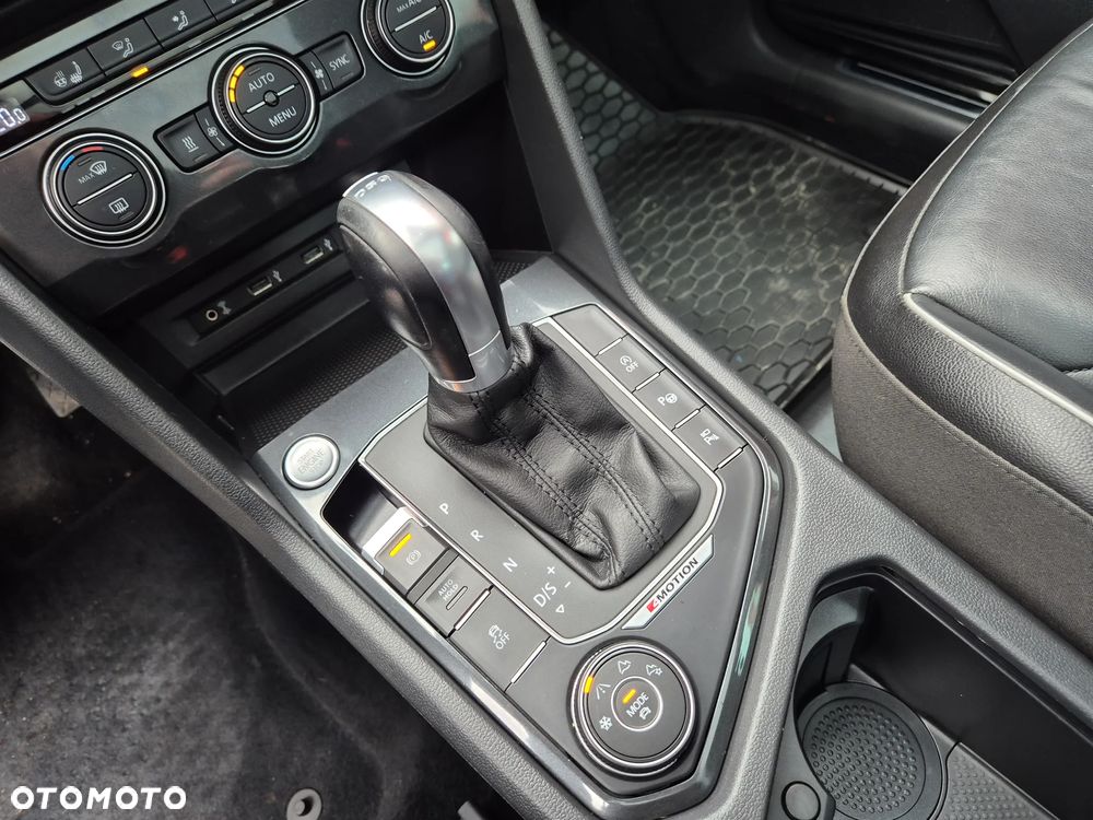 Volkswagen Tiguan 2.0 TDI SCR 4Motion (BlueMotion Techn.) DSG Highline - 39