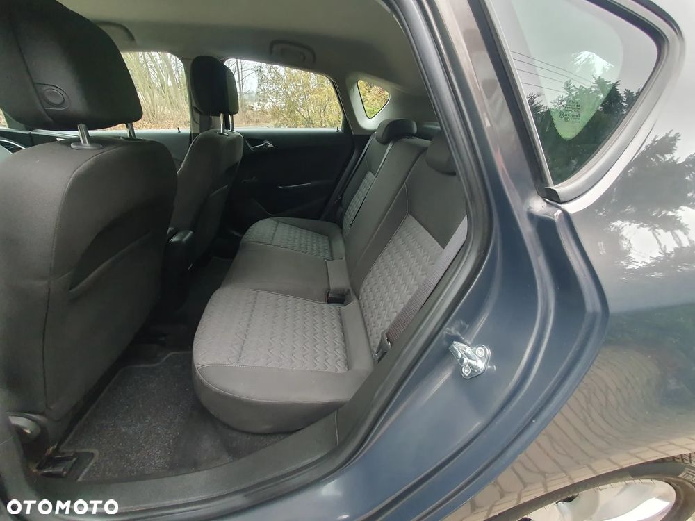 Opel Astra 1.7 CDTI DPF Cosmo - 11