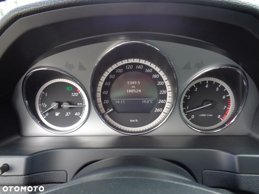 Mercedes-Benz Klasa C 180 BlueEFFICIENCY Avantgarde - 8