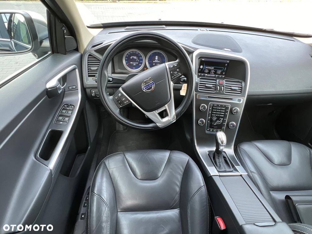 Volvo XC 60 D4 AWD R-Design Kinetic - 12