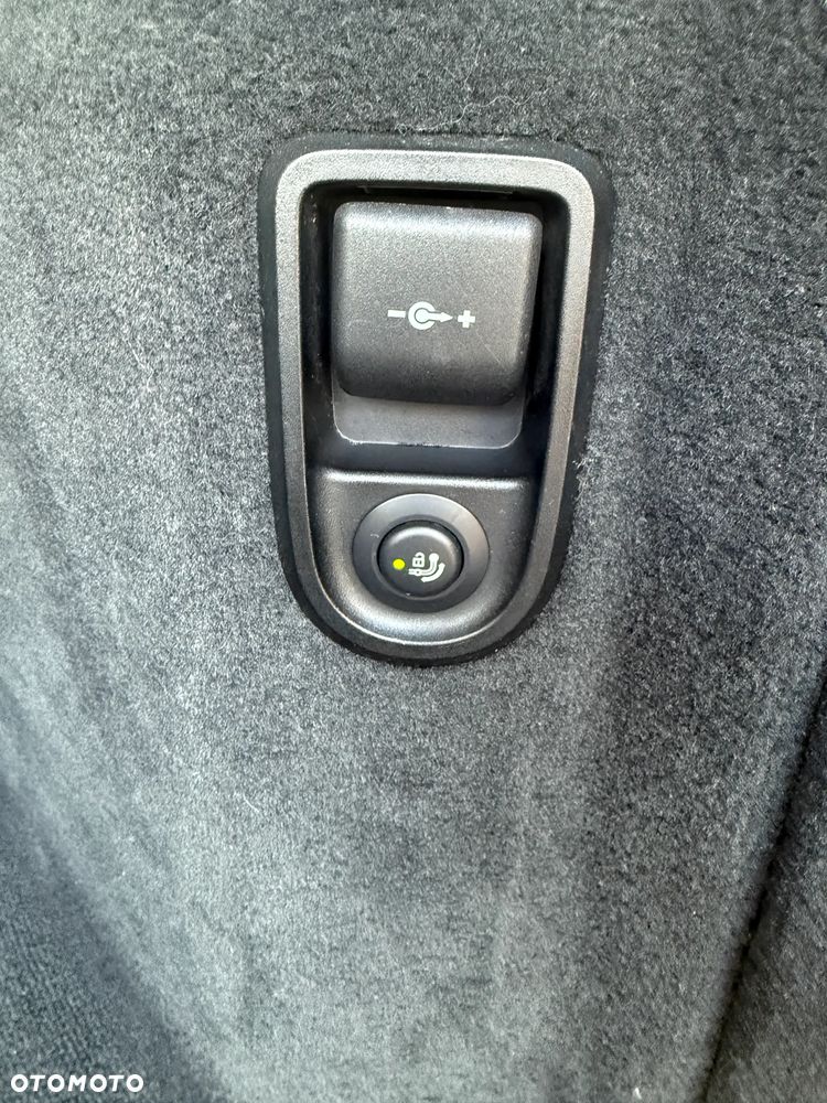 BMW Seria 5 520d Sport Line - 30