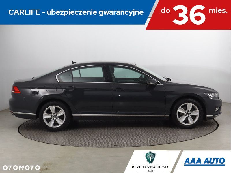 Volkswagen Passat - 8