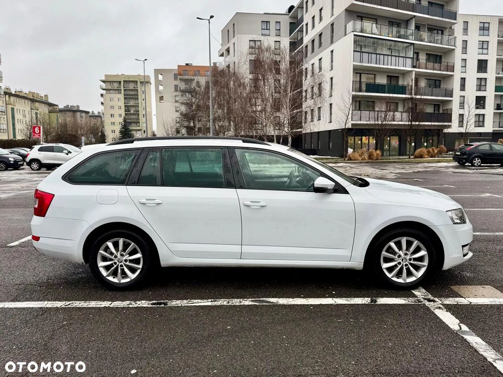 Skoda Octavia 1.6 TDI (Green tec) DSG Ambition - 4