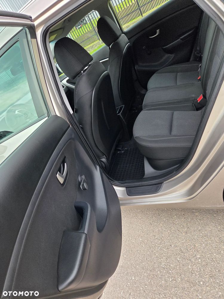 Hyundai i30 blue 1.6 CRDi Trend - 19