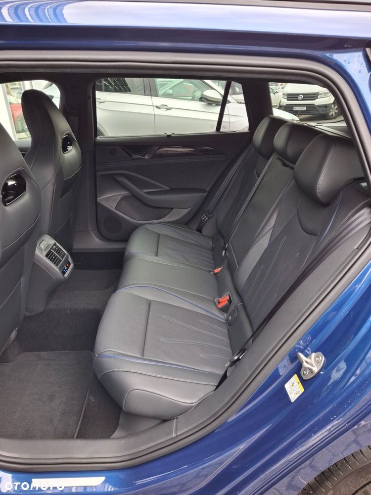 Volkswagen Passat - 16