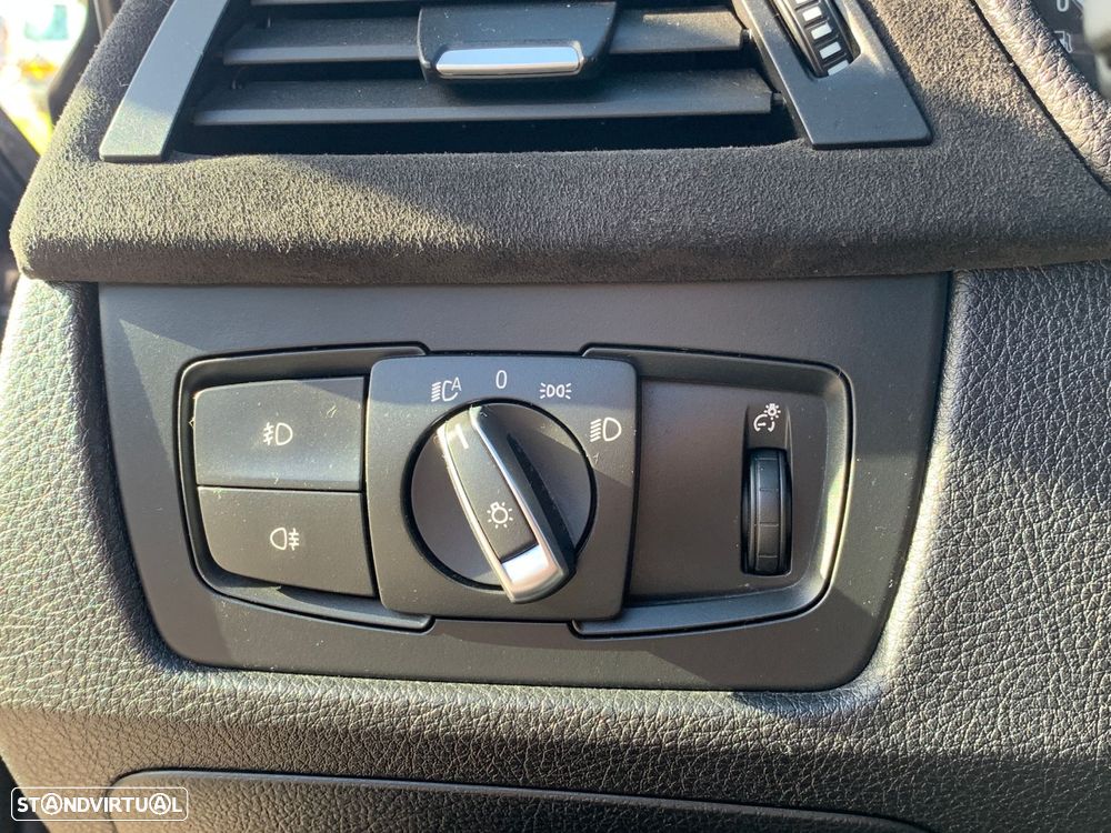 BMW 320 d Pack M - 43