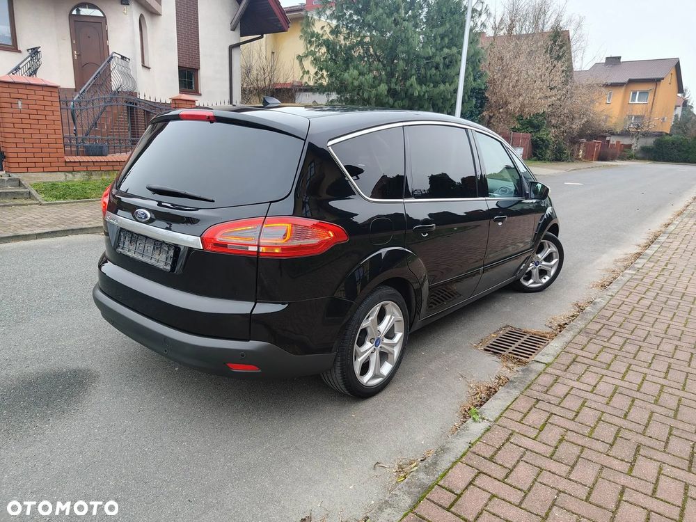 Ford S-Max - 11