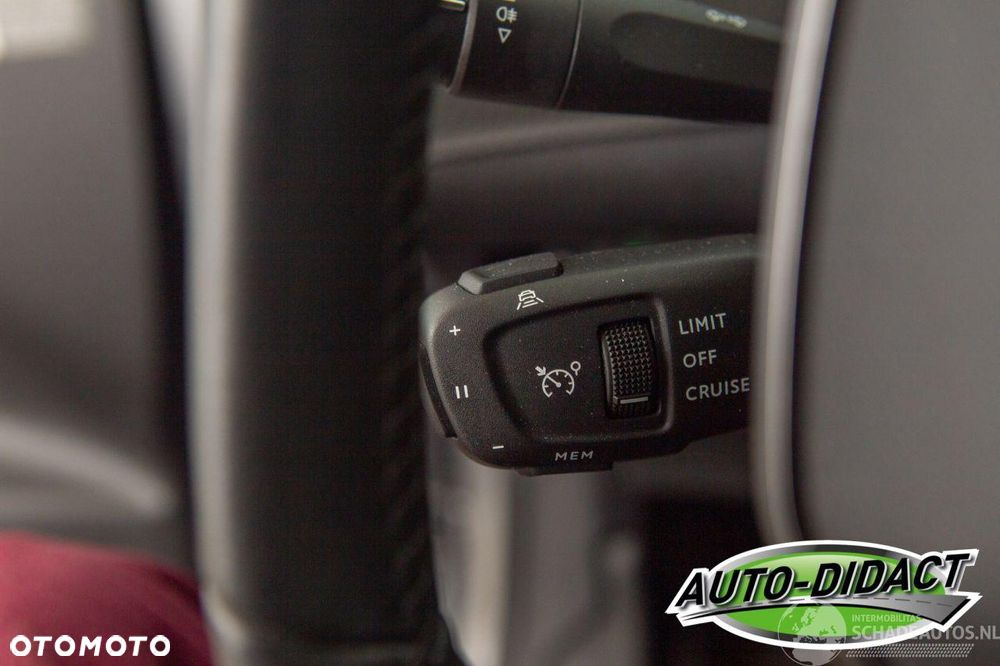 Peugeot 208 Elektromotor 136 Allure Pack - 22
