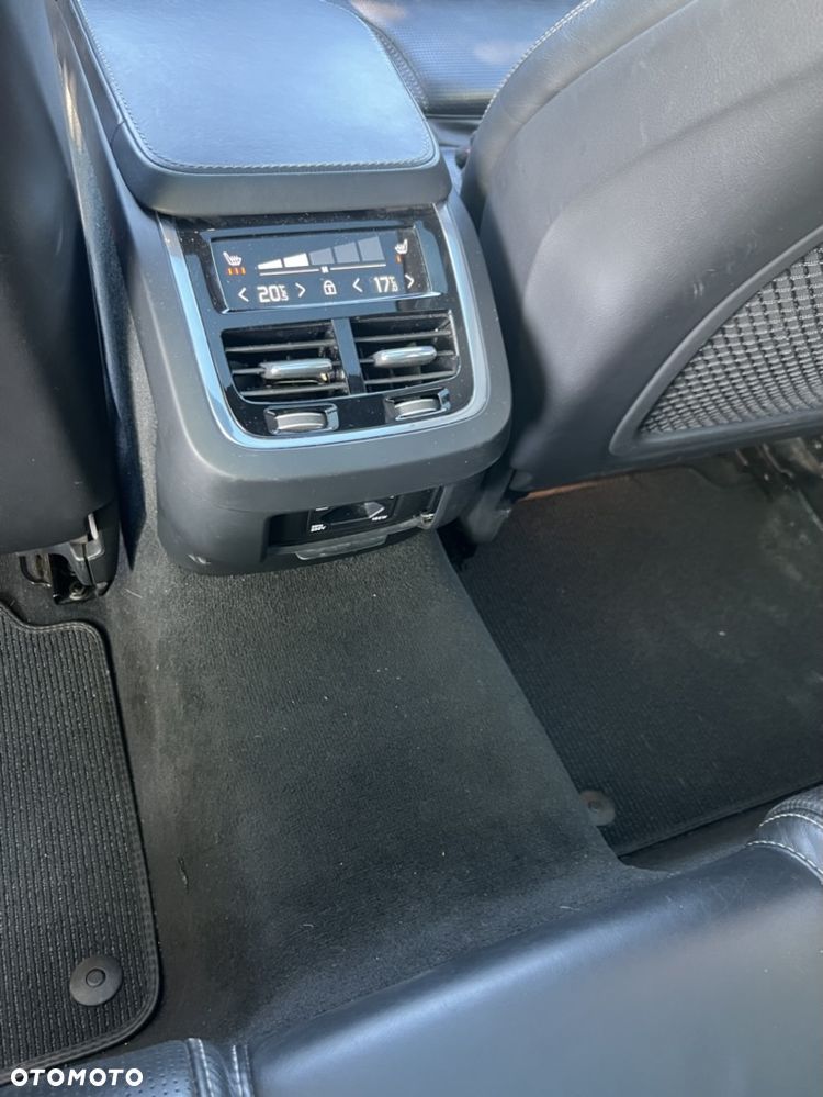 Volvo V90 D5 AWD Geartronic Momentum Pro - 17