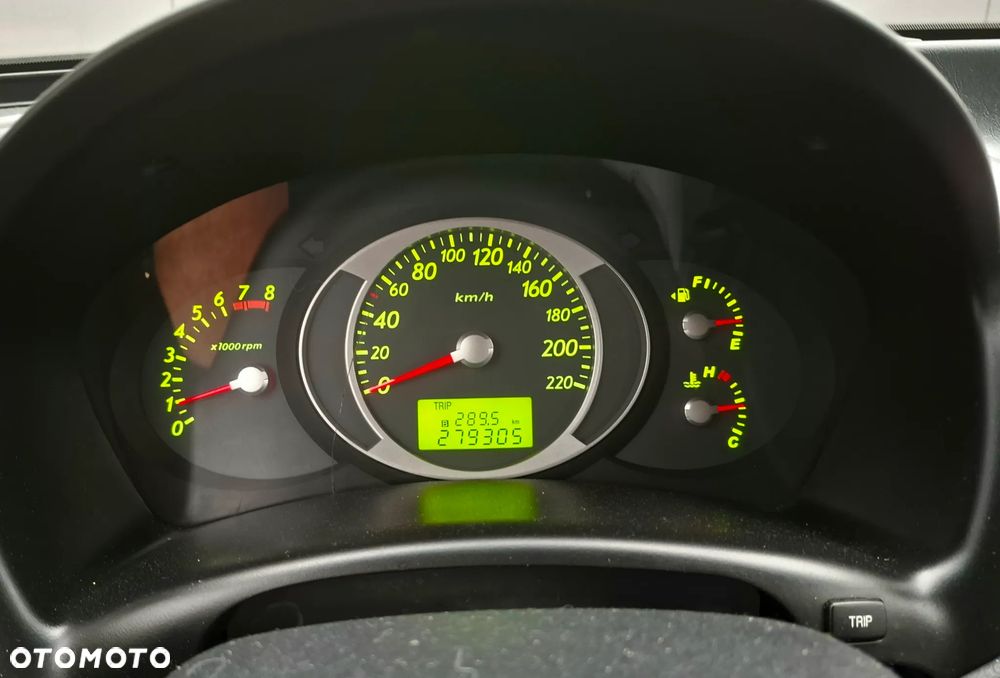 Hyundai Tucson 2.0 Comfort 2WD - 23