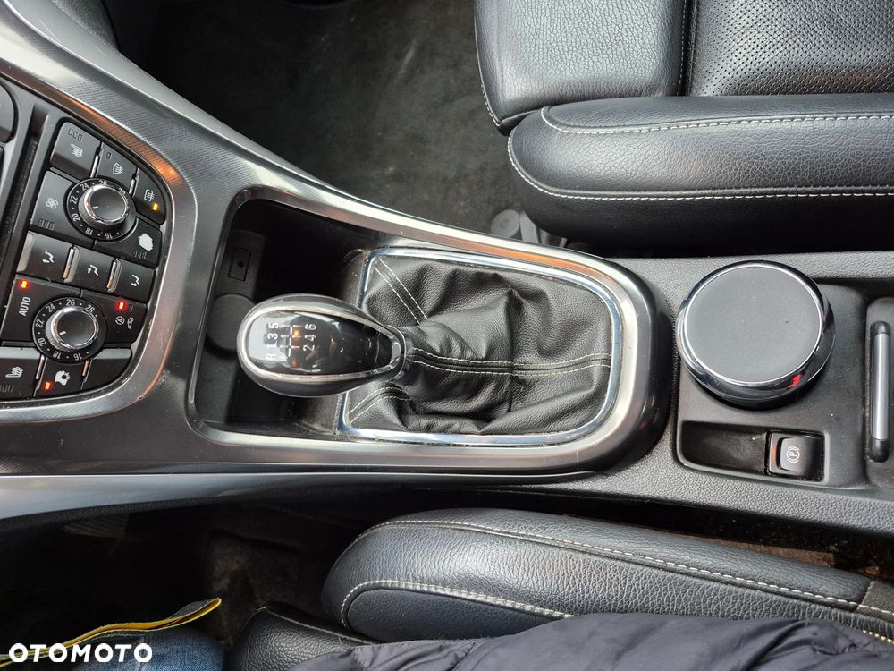 Opel Astra 1.7 CDTI DPF Cosmo - 8