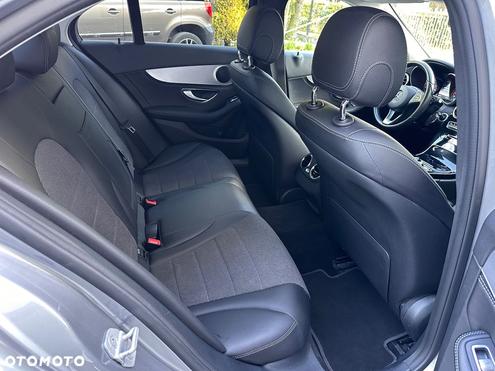 Mercedes-Benz Klasa C 180 T Kompressor Automatik BlueEFFICIENCY Avantgarde - 29
