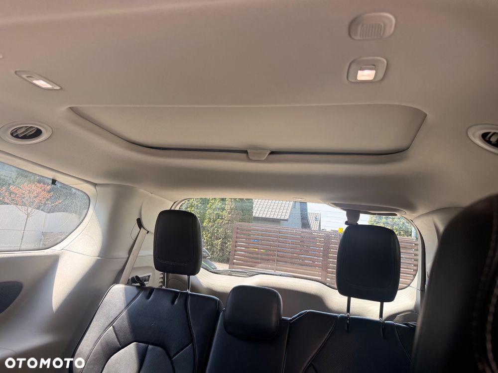 Chrysler Pacifica - 13