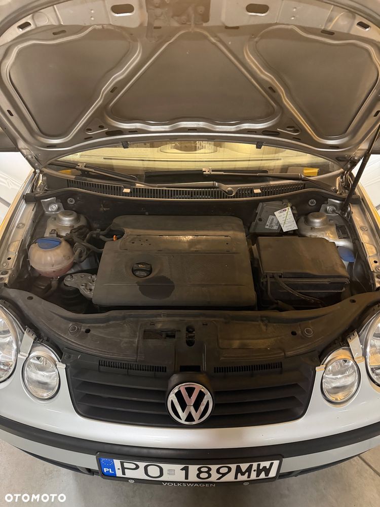 Volkswagen Polo 1.4 16V Basis - 11