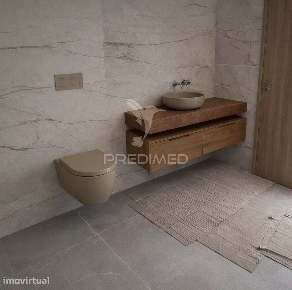 Moradia T4 de Luxo com Piscina, 4 Suites, Elevador e Vista Panorâmi... - Grande imagem: 5/12