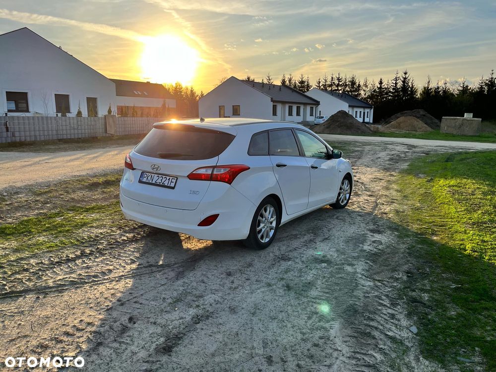 Hyundai i30 1.6 CRDi Classic + - 9