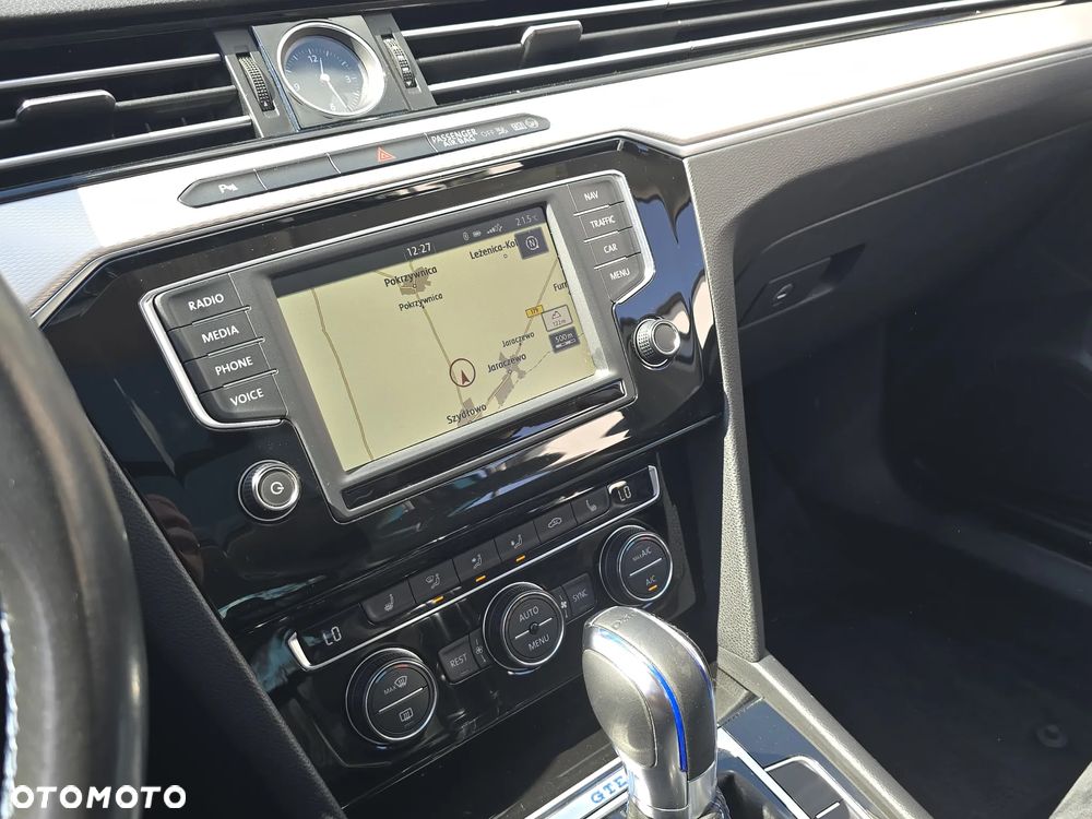 Volkswagen Passat - 8