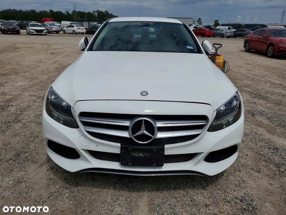 Mercedes-Benz Klasa C 300 9G-TRONIC Avantgarde - 5