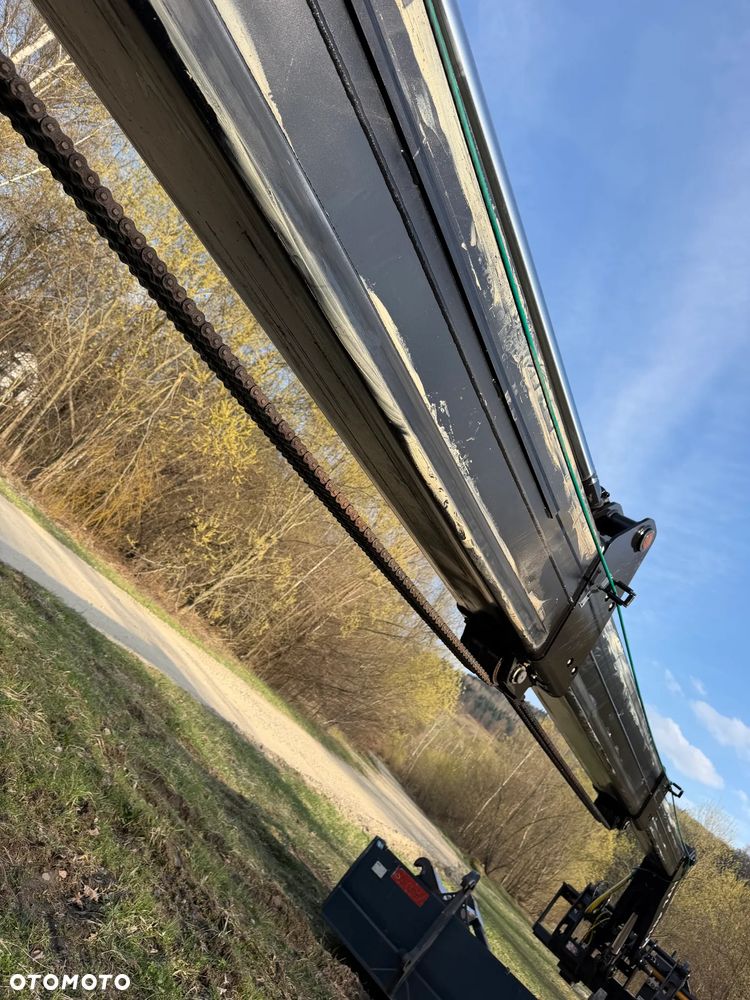 Haulotte HTL 4017 Ładowarka Teleskopowa Dźwig 17m. z Bocianem 22m. Łyżka szufla. widły z Hydraulicznym posuwem! Maszyna z Komuny Norweskiej! Jak Nowa z Salonu. DEKRA aktualna na cały osprzęt! Kamera + szybkozłącze! Bocian 5m. Szybka wolna jazda! Pełna Dokumentacja Serwisowa! Opony zero zużycia! Zero luzów i wycieków! Stabilizatory 2ośie. Wielka Okazja 3430 mtg! Webasto. Gniazdo 220v. Bogata Wersja Norweska - 18