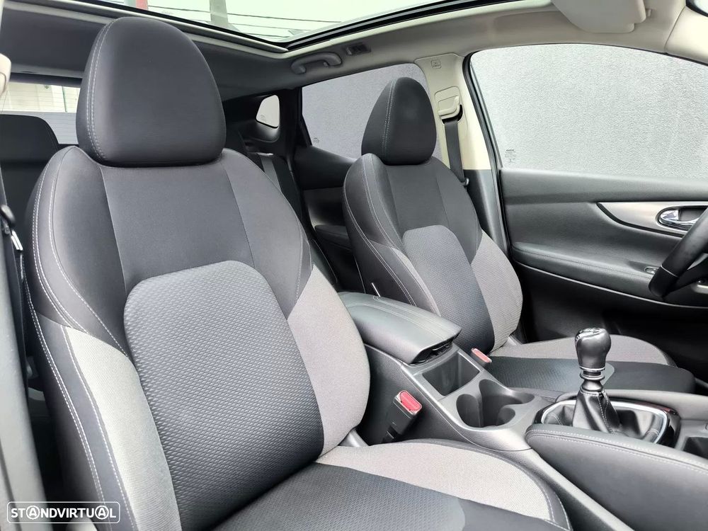 Nissan Qashqai 1.5 dCi N-Connecta J18 - 24