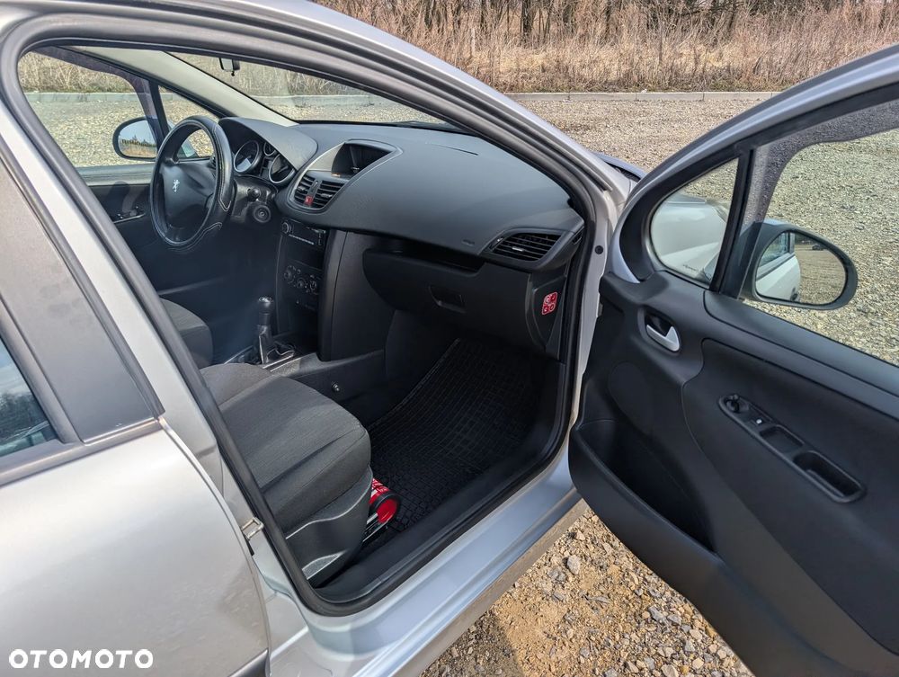 Peugeot 207 1.4 Presence - 23