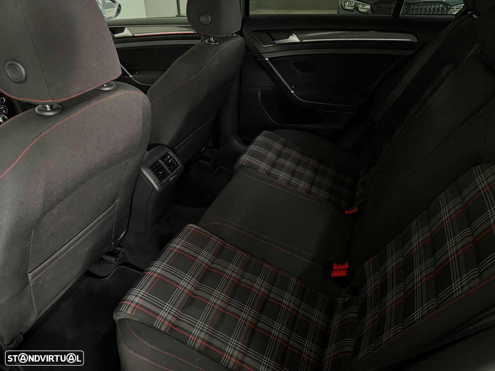VW Golf GTI (BlueMotion ) DSG - 11