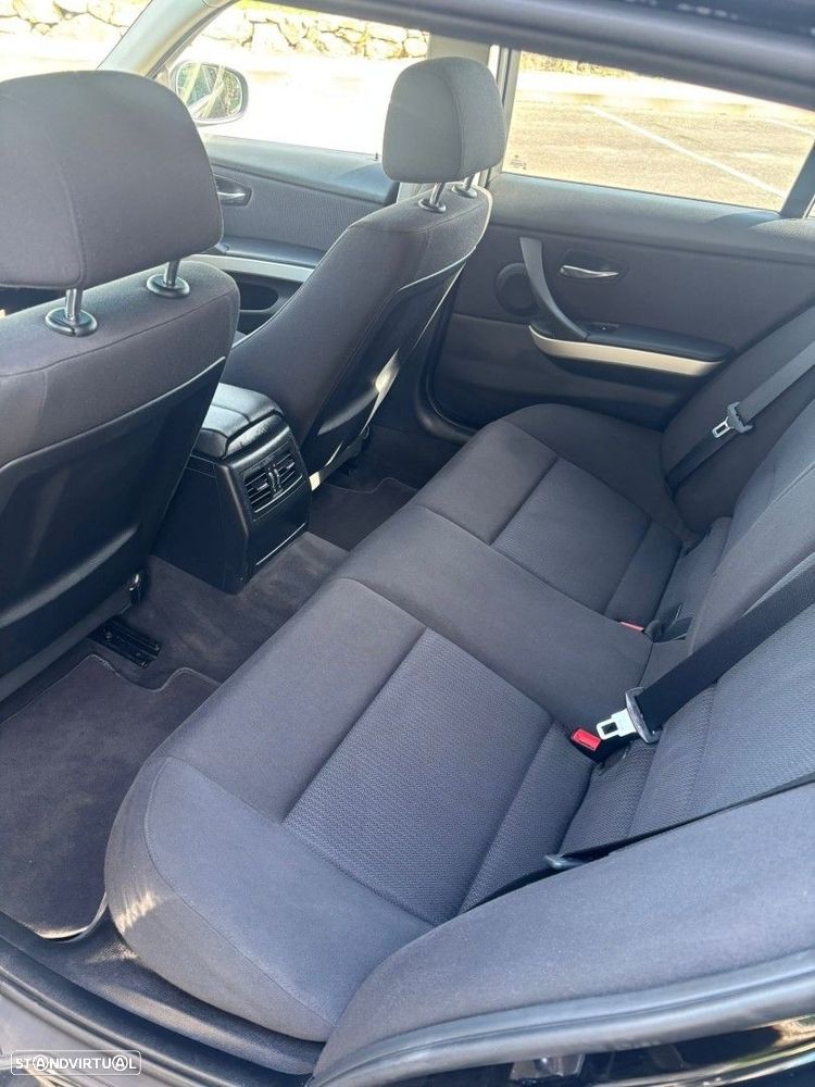 BMW 320 d Touring Navigation - 12