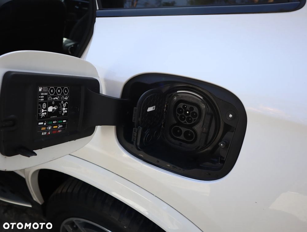 Mercedes-Benz GLC - 14