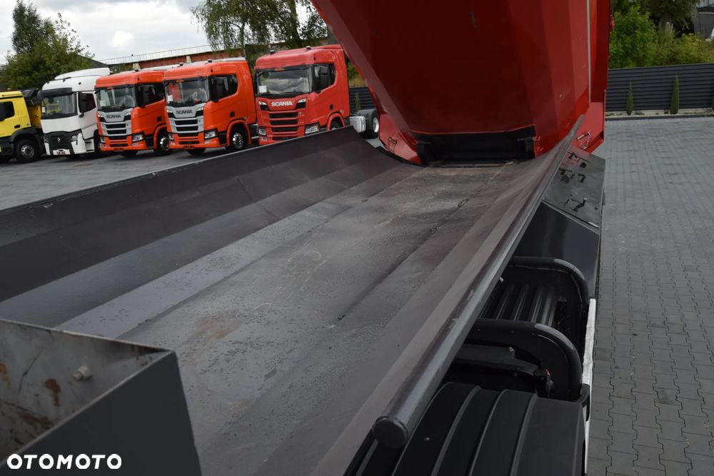 Volvo FMX380 / 8x4 / 13 LITROWY SILNIK / EURO 5 / WYWROTKA TYLNOZSYPOWA / HYDROKLAPA / KAMERA COFANIA / SERWISOWANA / SPROWADZONA - 26