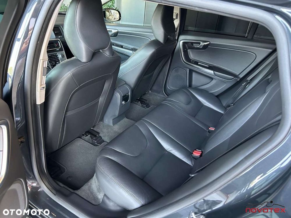 Volvo V60 Cross Country D3 Drive-E Momentum - 20