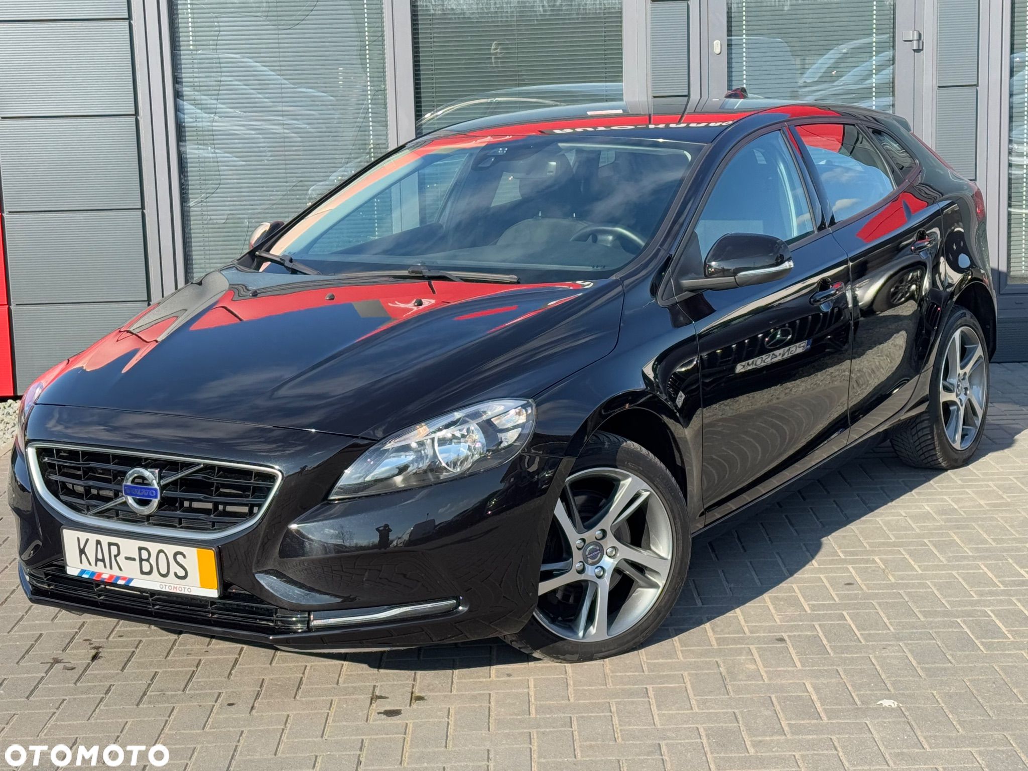 Volvo V40 D2 Drive-E Momentum - 1