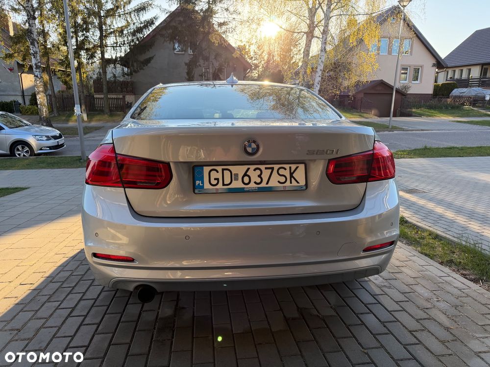 BMW Seria 3 320i - 8