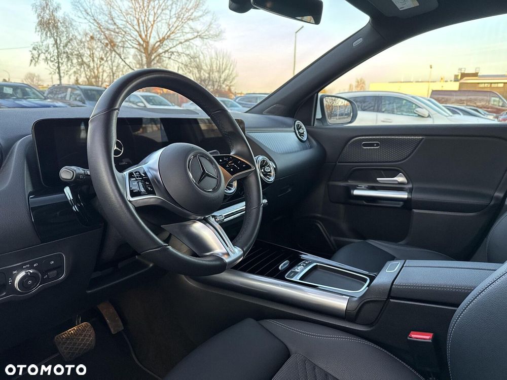 Mercedes-Benz GLA - 18
