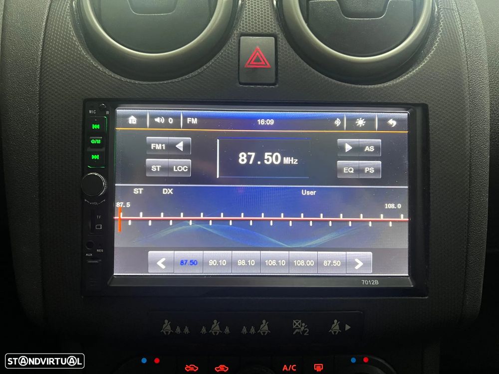 Nissan Qashqai 2.0 dCi Acenta AT FPD - 33