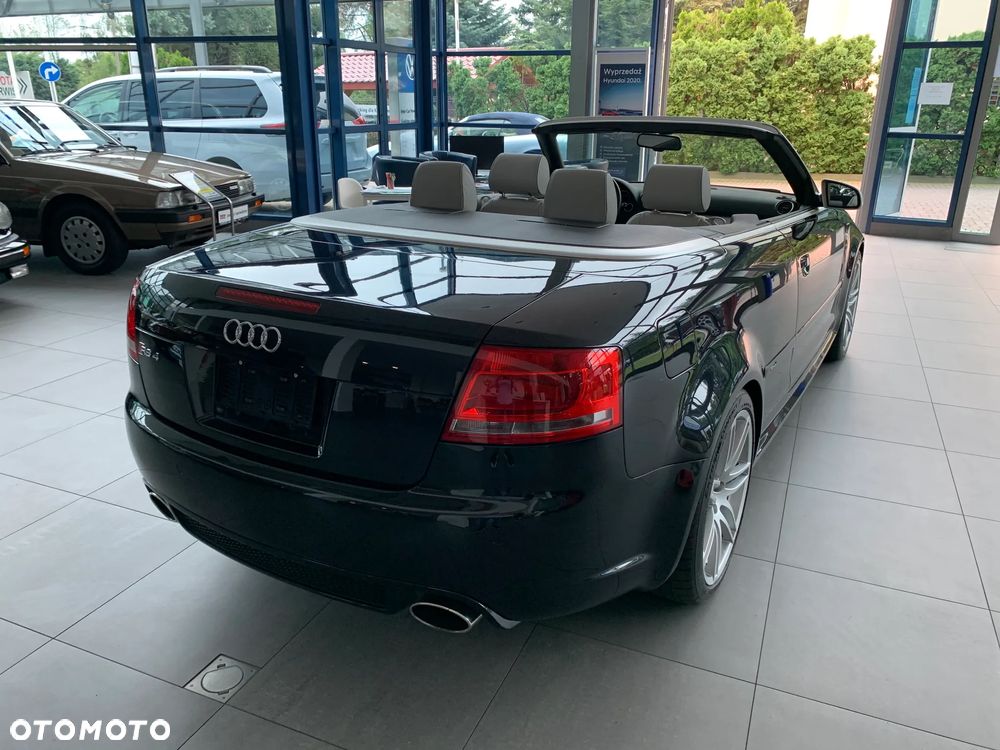 Audi RS4 Limousine - 7