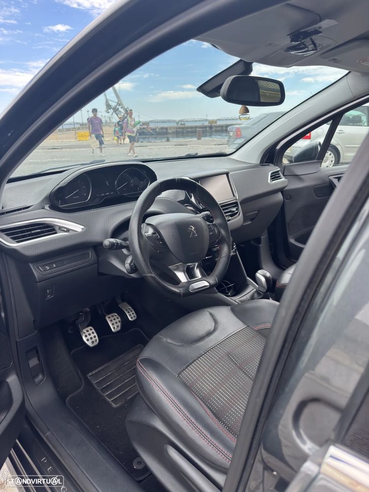 Peugeot 208 - 5