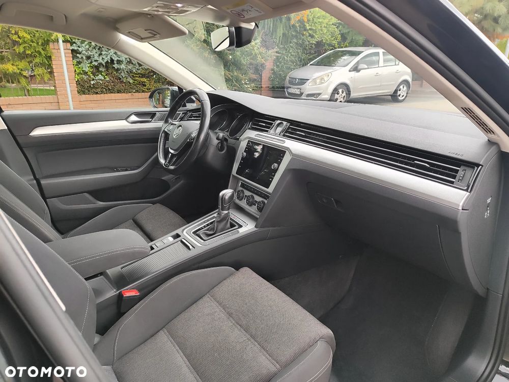 Volkswagen Passat 2.0 TDI SCR DSG 4Motion Business - 12
