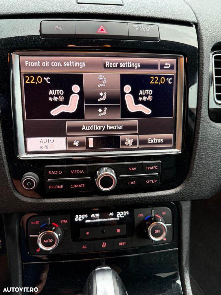 Volkswagen Touareg - 12