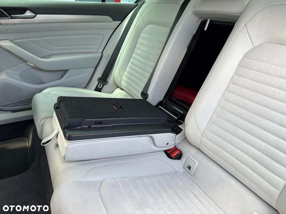 Volkswagen Passat 2.0 TSI Elegance DSG - 21