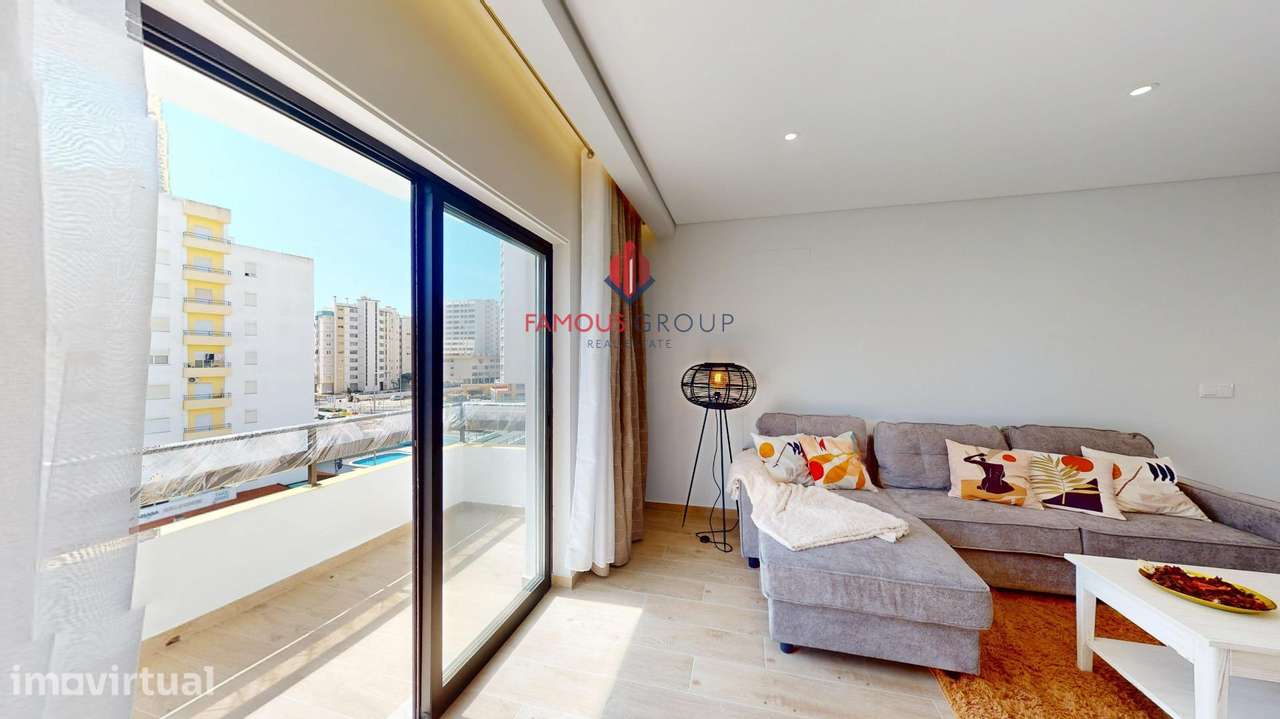 Apartamento T2 totalmente remodelado na Praia da Rocha - Grande imagem: 2/38
