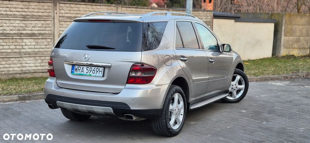 Mercedes-Benz ML 320 CDI 4Matic 7G-TRONIC Edition 10 - 38