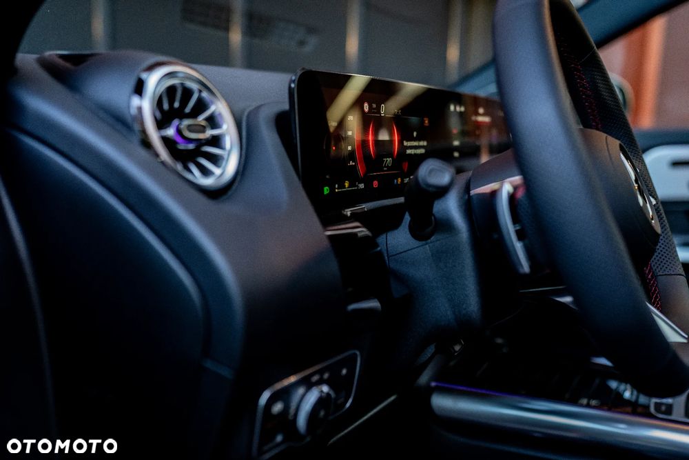 Mercedes-Benz GLA 200 mHEV AMG Line 7G-DCT - 17