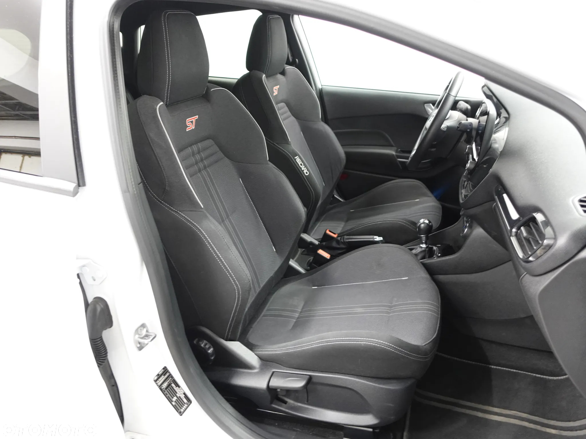 Ford Fiesta 1.5 EcoBoost S&S ST X - 28
