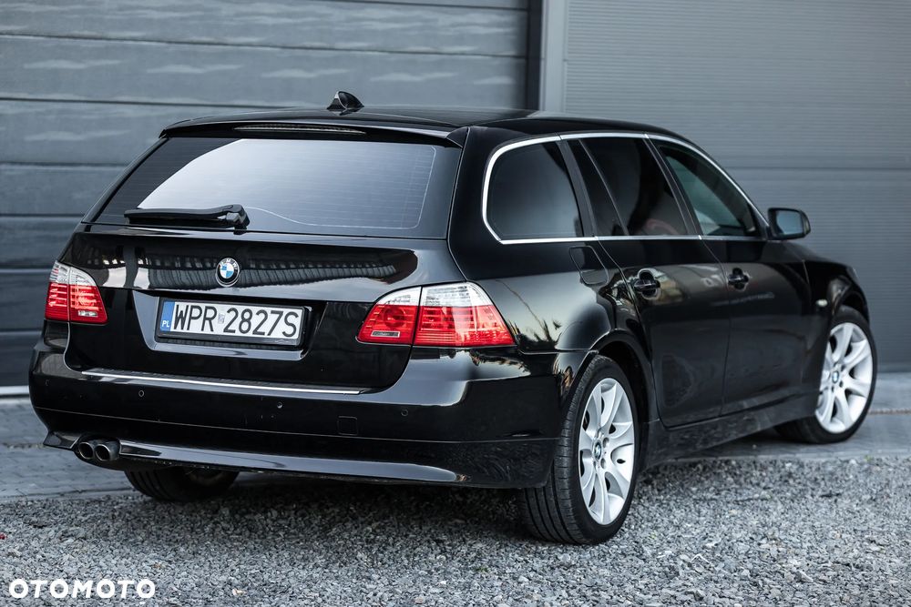 BMW Seria 5 525d xDrive Touring - 11
