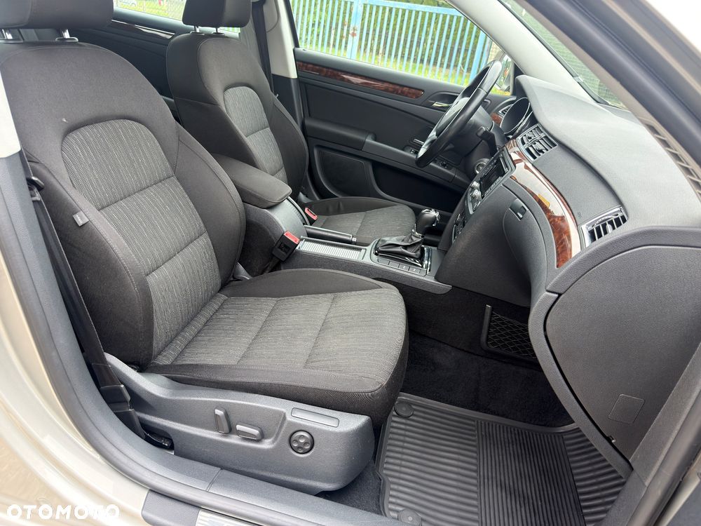 Skoda Superb 2.0 TDI Elegance DSG - 8