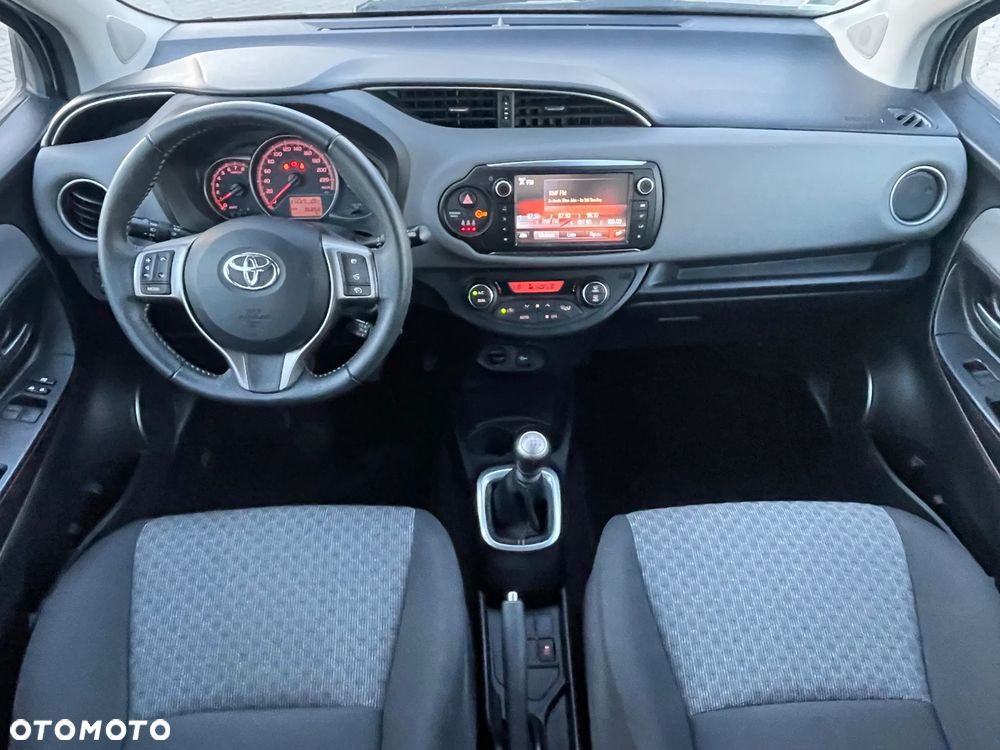 Toyota Yaris 1.33 VVT-i Lounge - 10