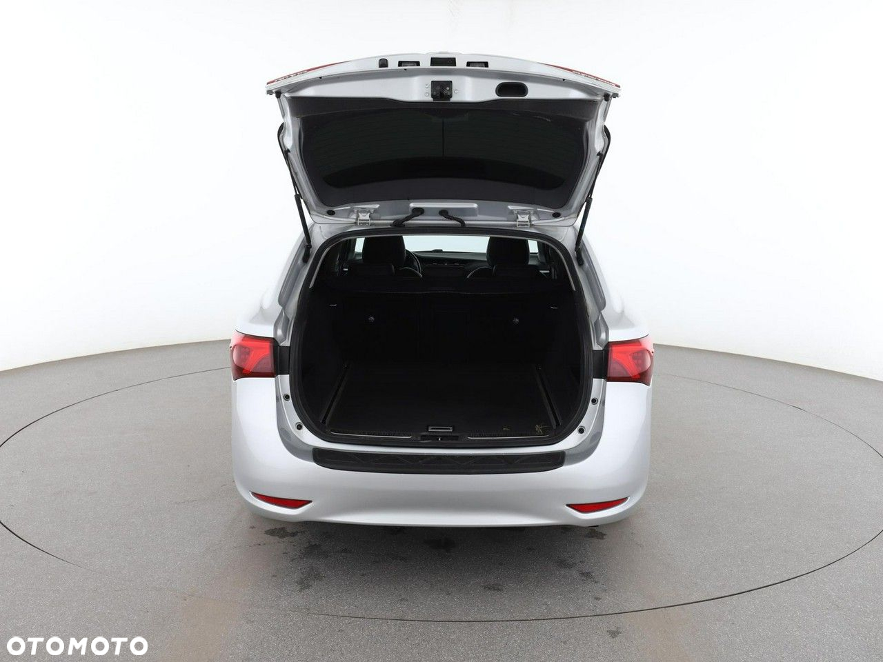 Toyota Avensis Combi 1.8 Multidrive S Executive - 19