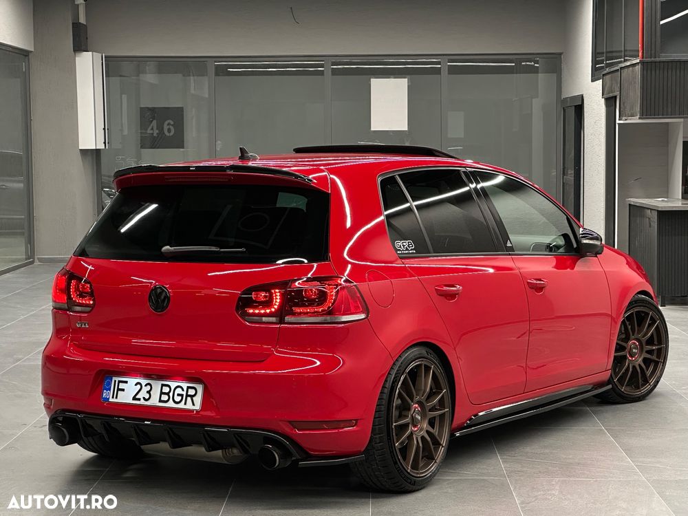 Volkswagen Golf - 6