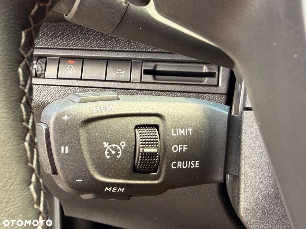 Peugeot 3008 BlueHDi 130 Stop & Start Allure Business-Paket - 34