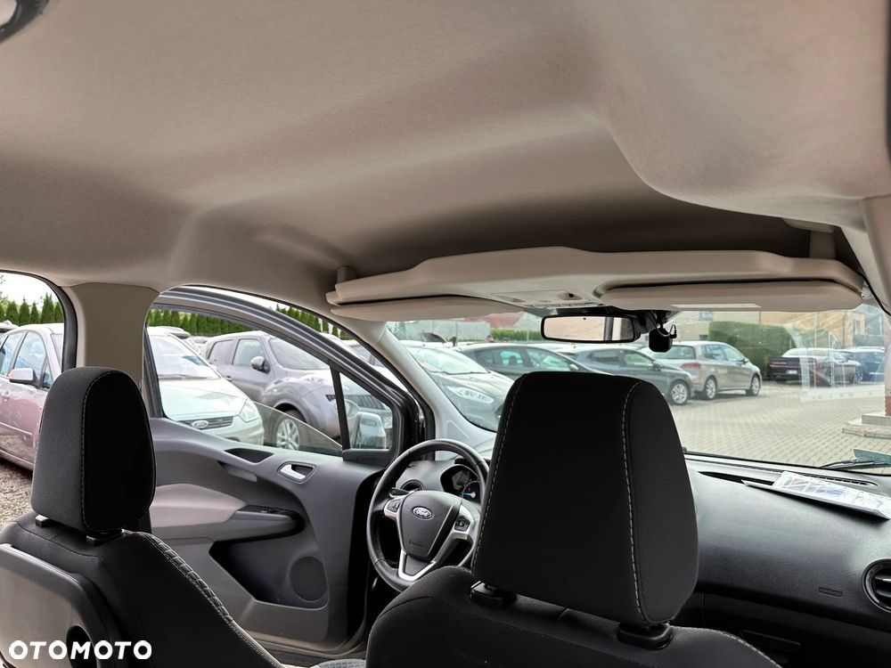 Ford Tourneo Courier - 26